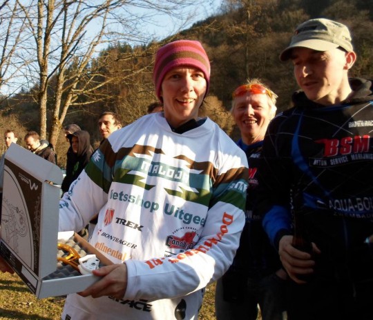 558064_469038519836301_5209738_n